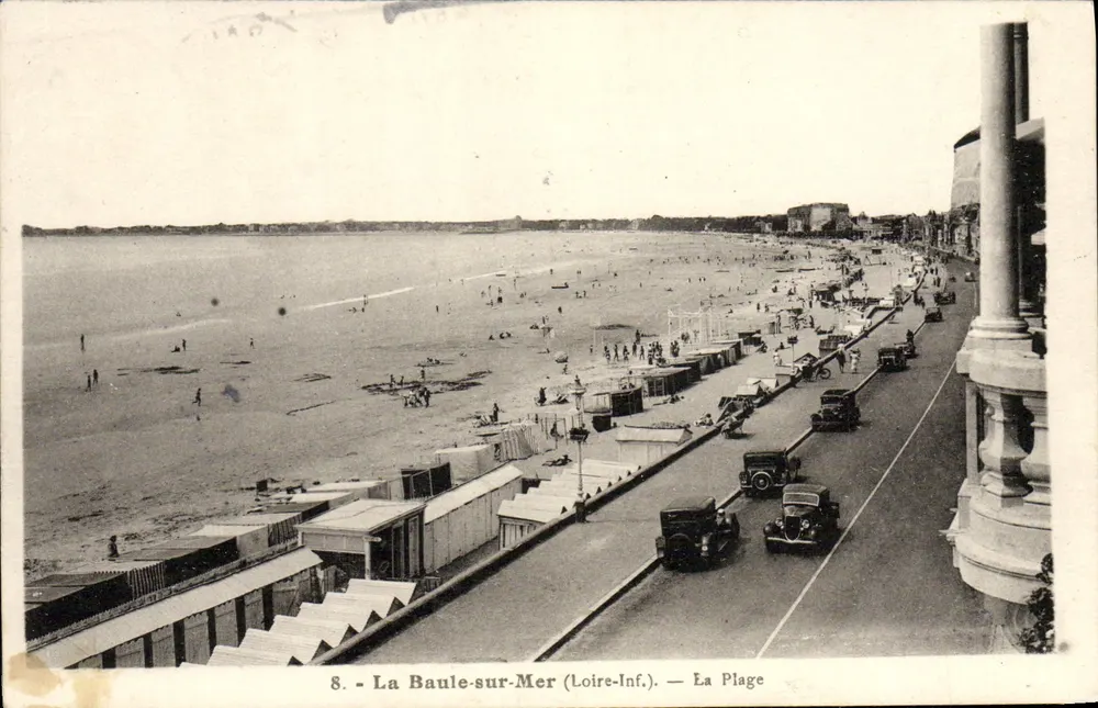 La Baule-sur-Mer (Loire-Inf.) — The Beach — Edition by Nouvelles Gachères, No. 8 - Front