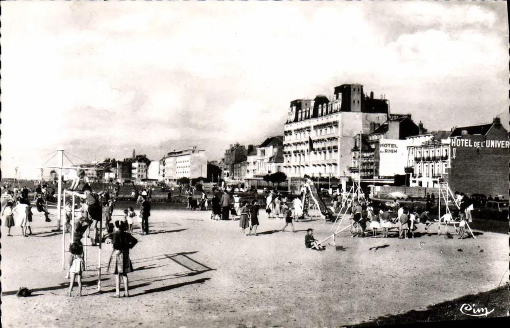 Dieppe - A Esplanada e os Hotéis — Cim - Frente