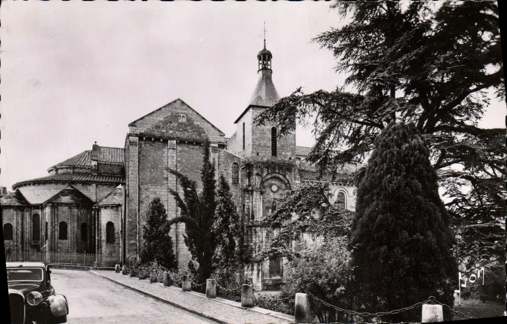 Igreja de São Hilaire — Poitiers (Vienne) — Edições de Arte Marrel, n° B.1922 - Frente