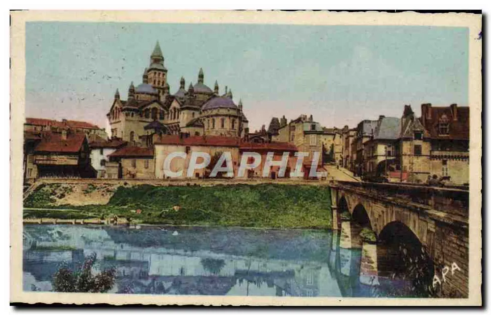 Périgueux — Catedral e ponte sobre a Dordogne — editor A.P.A. - Frente