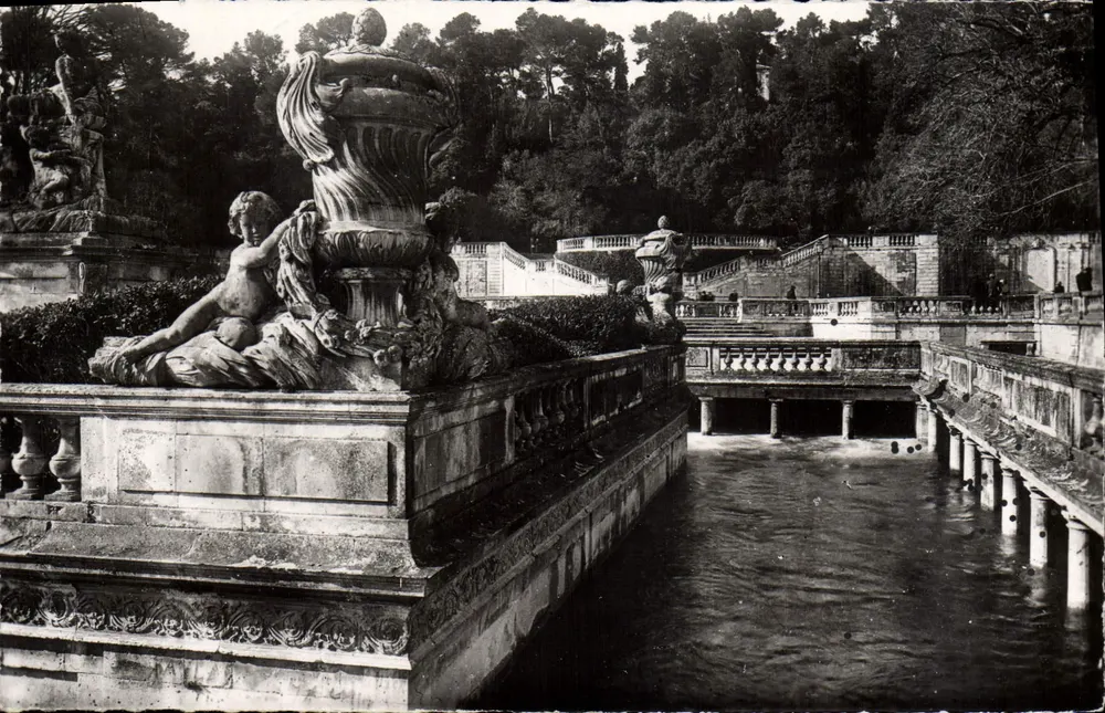 Nîmes — Jardin de la Fontaine (XVIIIe s.) — Édition Française - Vorderseite