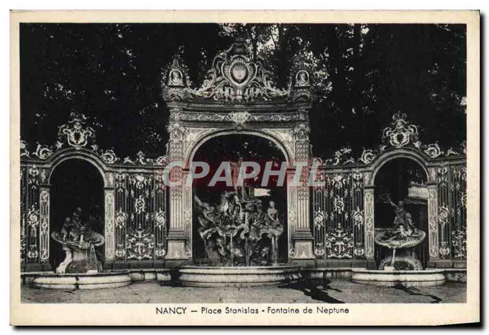 NANCY — Praça Stanislas — Fonte de Netuno - Frente