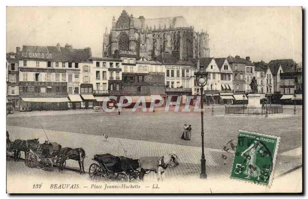 Beauvais — Place Jeanne-Hachette — LL - Frente