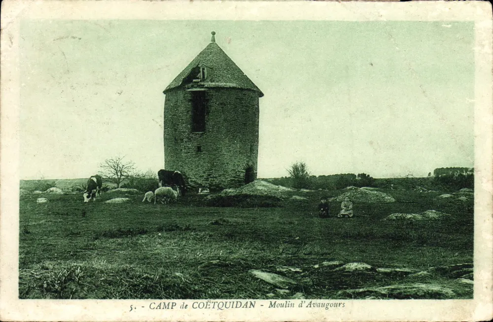 Camp de Coëtquidan — Moulin d'Avaugours — J. Bertiaux, foto edit. - Frente
