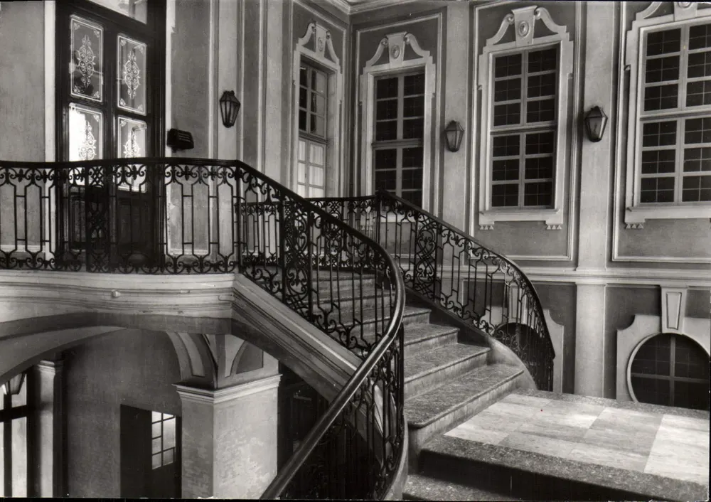 Hotel « Tre Re » - Chieri — trapgevel van de ingang - Voorkant