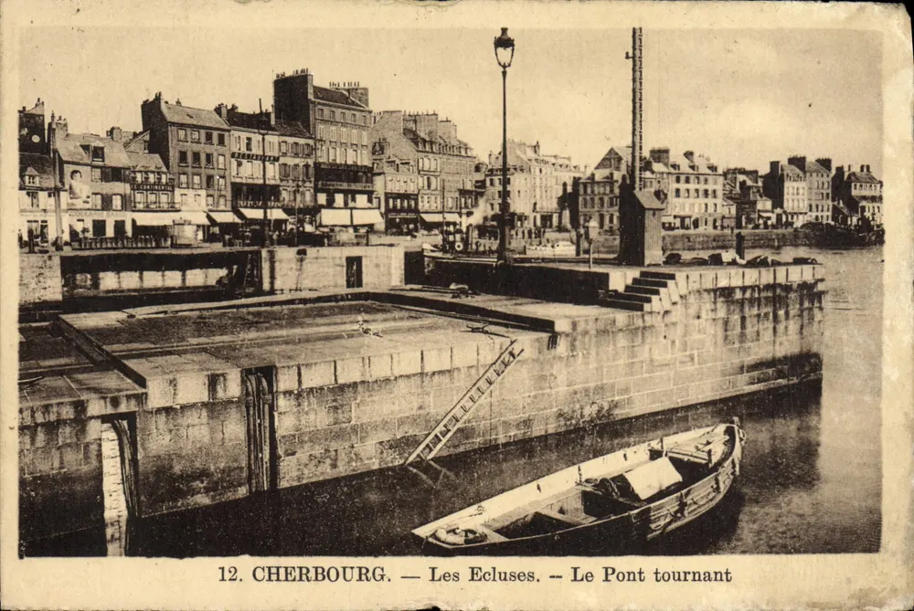 Cherbourg — Les Ecluses — Le Pont tournant — Éditeur : imprimeur non visible, n° 12 - Frente