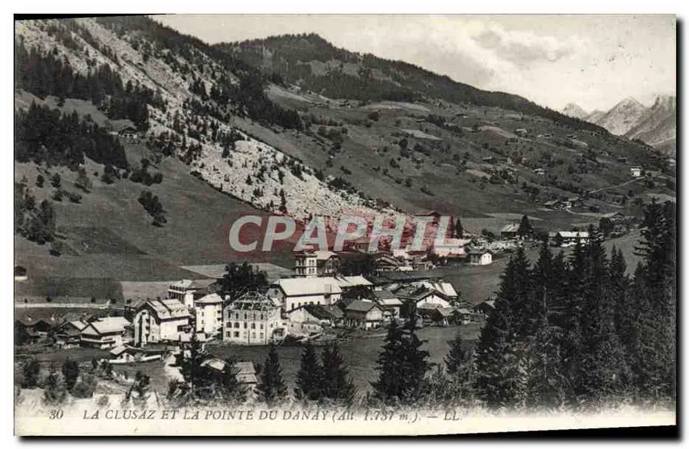 La Clusaz et la Pointe du Danay (Alt. 1.731 m.) — LL - Frente