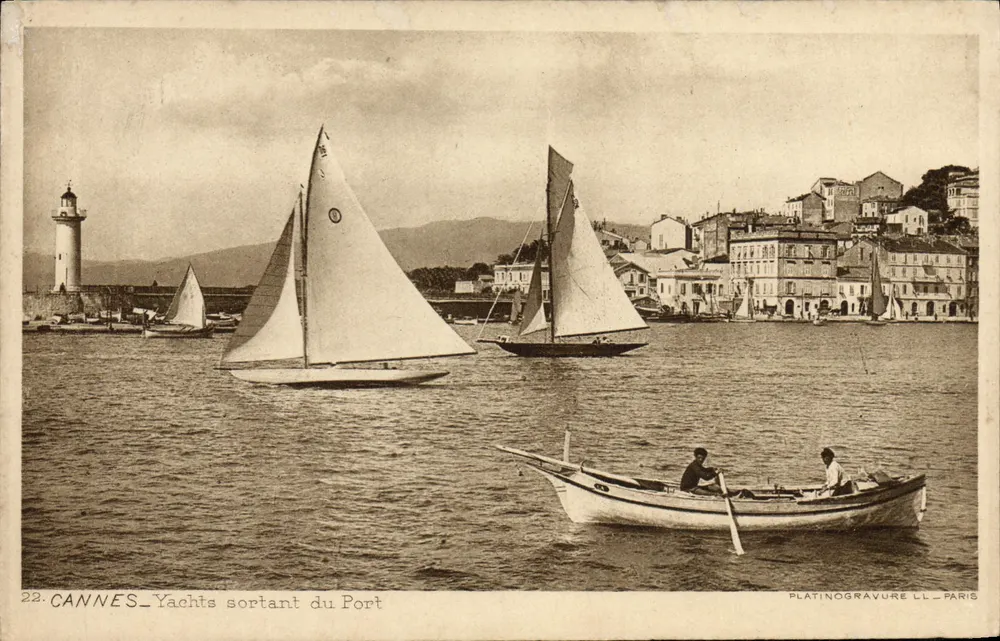 CANNES — Yates saindo do Porto — PLATINOGRAVURE LL PARIS - Frente