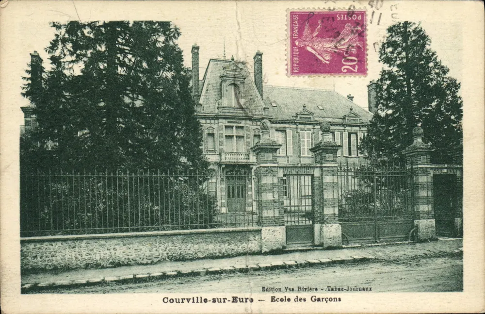 Courville-sur-Eure — École des Garçons — Édition Yve Rivière - Tabac-Journaux - Frente