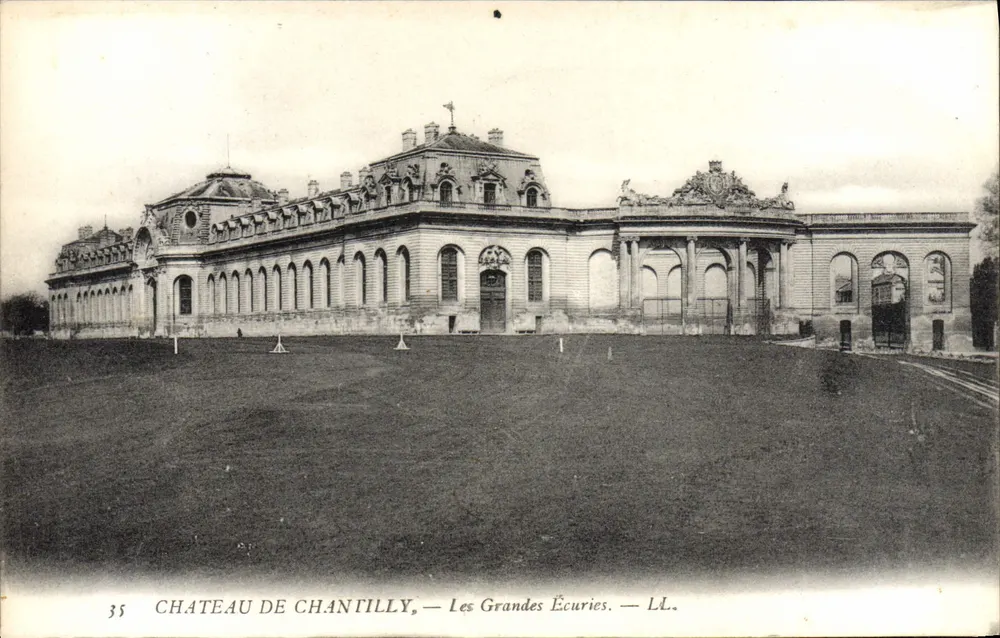 Castillo de Chantilly — Las Grandes Écuries — LL. - Anverso