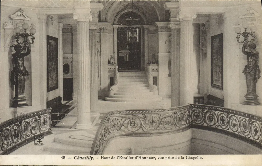 Chantilly — Oben am Ehrenstiegen, Blick aus der Kapelle — NANCY 15 - Vorderseite