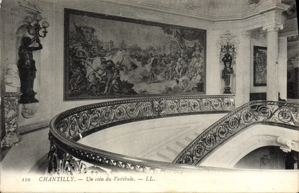 Chantilly — Um canto do Vestíbulo — LL. - Frente