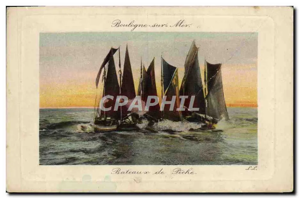 Boulogne-sur-Mer — Bateaux de pêche en pleine mer au crépuscule — éditeur L.P. - Recto