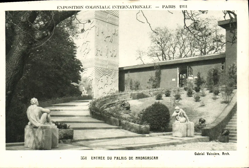 Entrée du Palais de Madagascar — Exposition Coloniale Internationale — Paris 1931 — Gabriel Veissière, Arch. - Vorderseite