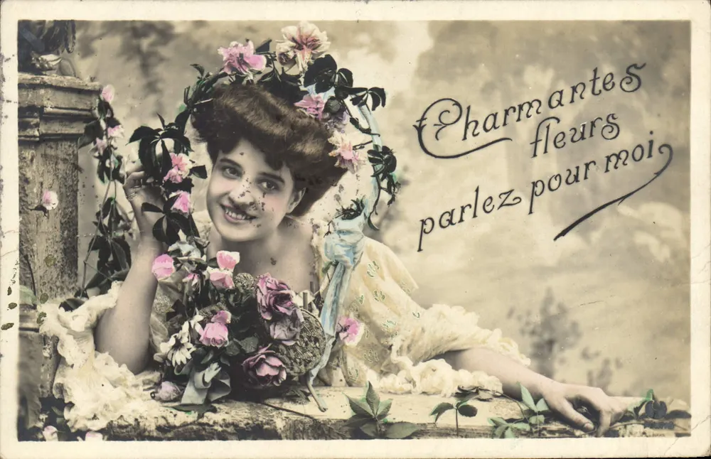 Jeune femme en couronne de fleurs — scène de jardin — éditeur non visible - Vorderseite
