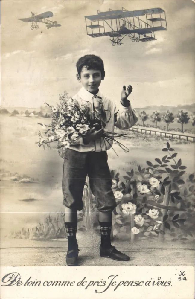 Kind mit Blumenbouquet — Flugzeuge im Hintergrund — Verlag X, Nr. 514 - Vorderseite