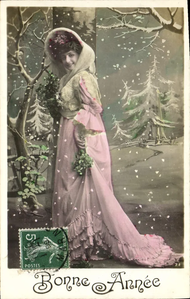 Frau in einem rosa Kleid in einer Winterlandschaft — Frohe Neujahr — anonymer Verleger, Nr. 71 - Vorderseite