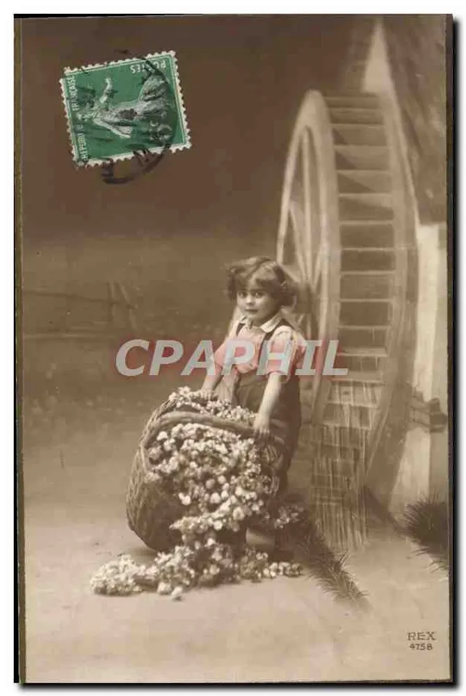 Menina com cesta de flores — diante de roda d'água — REX 4758 - Frente
