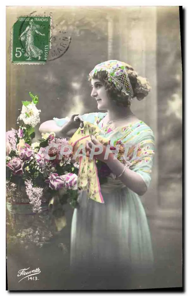 Frau in bunter Kleidung mit Blumenstrauß — Fauvetté, n°1413 — Verlag Fauvetté - Vorderseite
