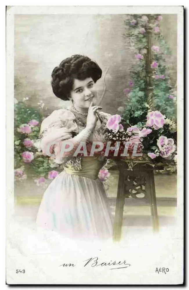 Frau in einem Kleid im Stil der Belle Époque — Ein Kuss — AÉRO n°549 - Vorderseite