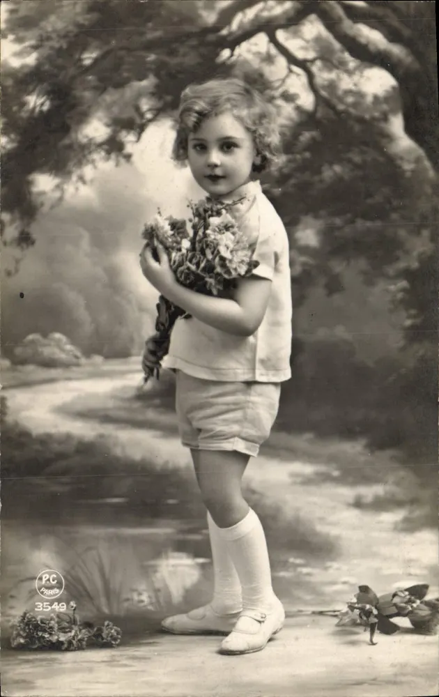 Menina segurando um buquê — estúdio P.C. Paris — n° 3549 - Frente