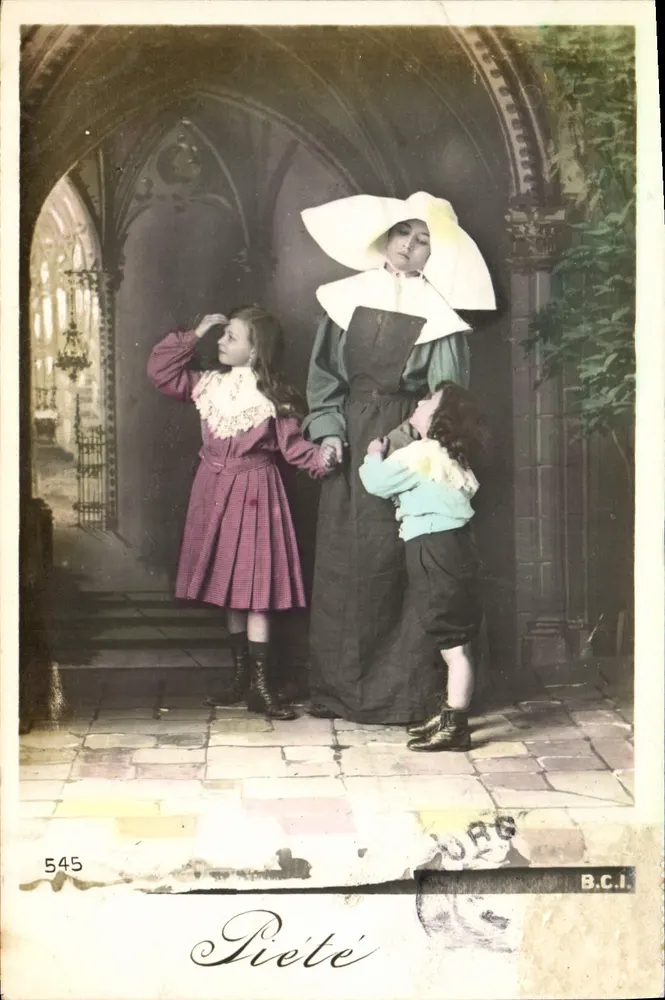Frommheit — Genreszene mit Frau in historischem Kleid und zwei Kindern — B.C.I. n° 545 - Vorderseite