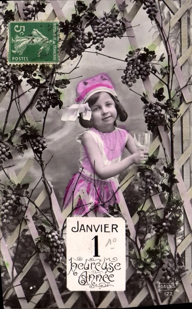 Menina em vestido rosa sob pergola de vinhedos — Janeiro 1 feliz ano — editor DALES n°122 - Frente