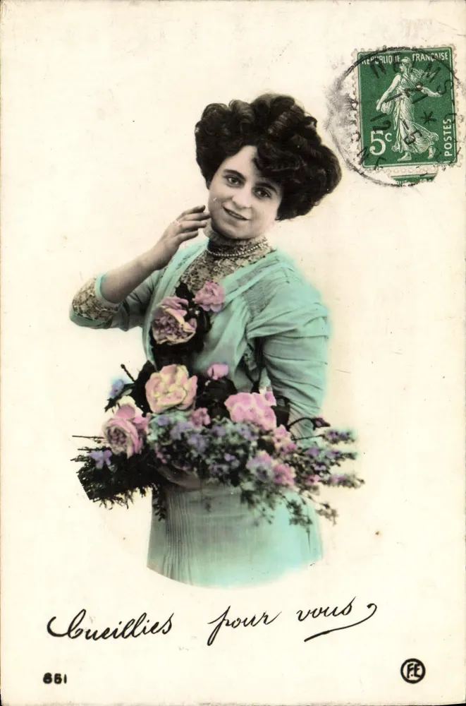 Frau mit Blumenstrauß — 'Blumen für Sie' — Verlag FE, Nr. 661 - Vorderseite