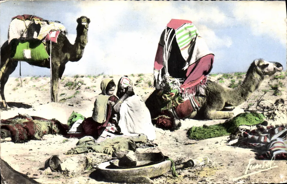 Campement de Nomades — Scène de désert avec deux chameaux et deux personnes — éditeur Jamsid - Frente
