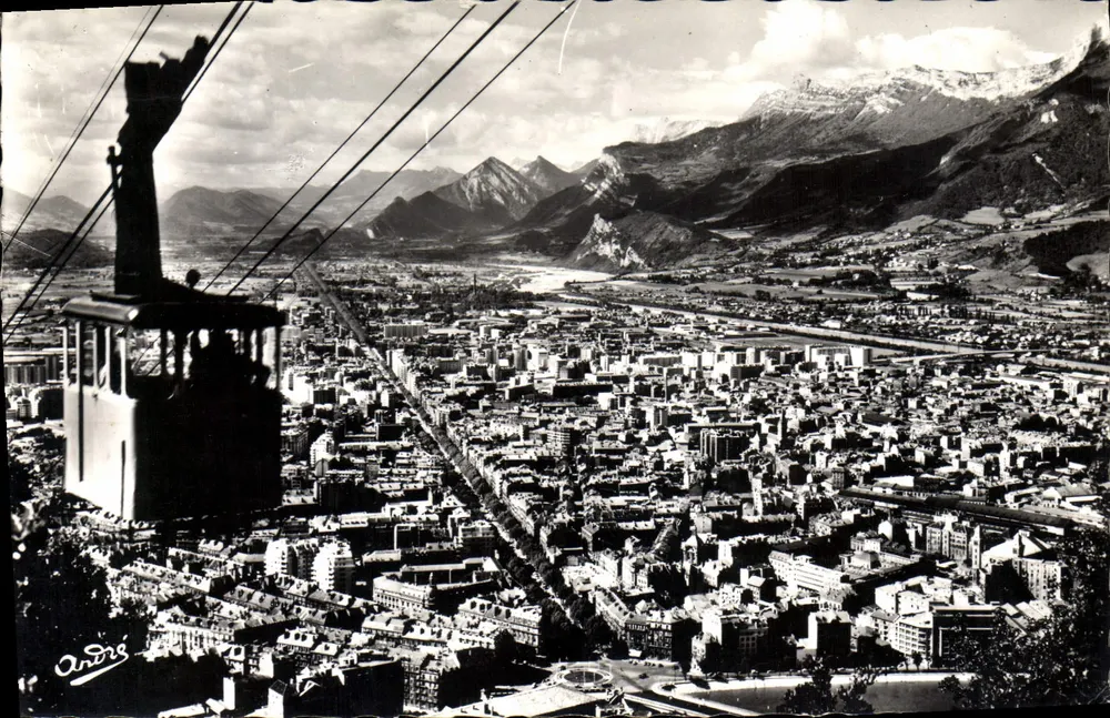 Grenoble — Allgemeiner Blick vom oberen Bahnhof des Seilbahns — Les Belles Alpes Françaises 1145 - Vorderseite