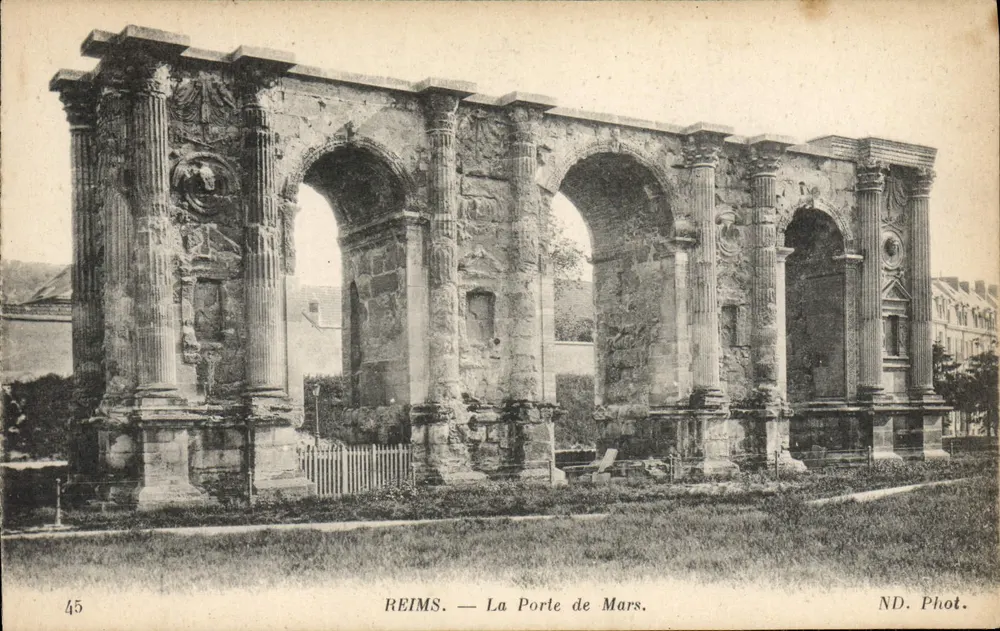 Reims — A Porta de Marte — ND. Fot. - Frente