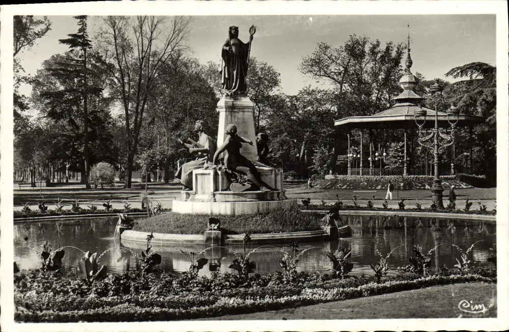 Monument Clémence Isore e Jardim do Grand-Rond — Toulouse — editor Cim - Frente