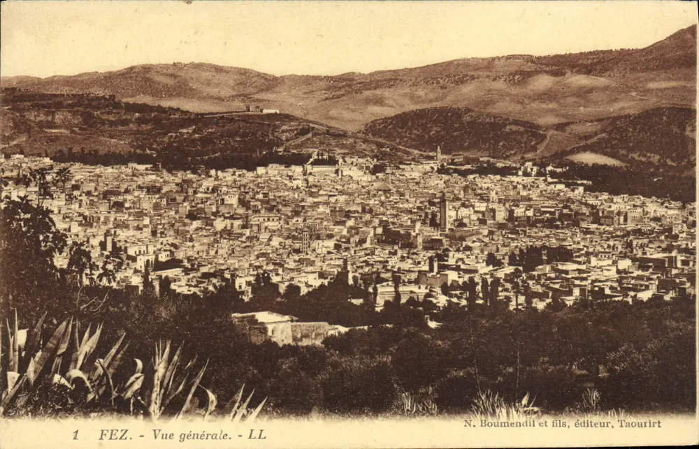 Fès - Vista geral — N. Boumendil e filhos, editor, Taourirt - Frente