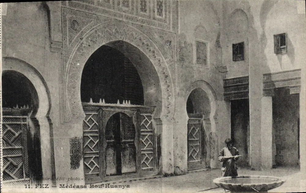 Fès — Médéassa Bou-Huanya — Bensira, editor-fotógrafo - Fès - Frente