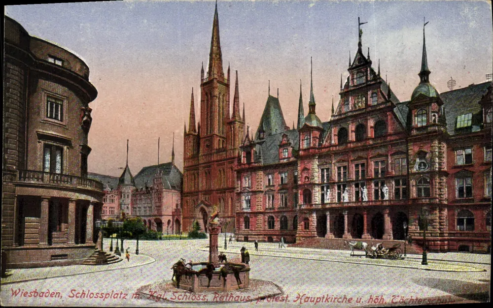 Wiesbaden, Schlossplatz — Castelo Real, Prefeitura, Igreja Protestante e Alta Escola para Meninas - Frente