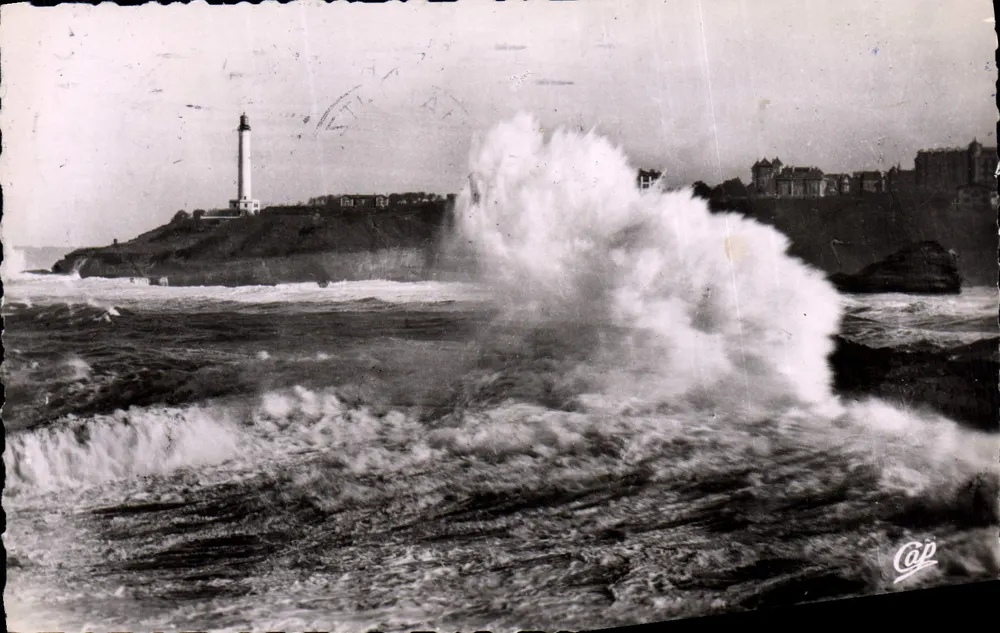 Biarritz - Efeito de ondas no fundo, o Farol — Éditeur Réal-Photo, n° 175 - Frente