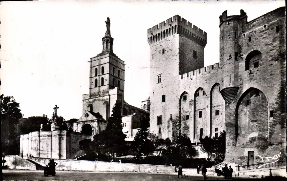 Avignon (Vaucluse) — Notre-Dame des Doms e Torre Campanária — Les Éditions MAR - Frente