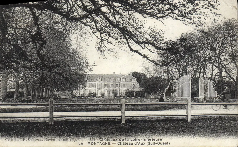Château d'Aux — Châteaux de la Loire-Inférieure — éditeur LA MONTAGNE, n°811 - Voorkant