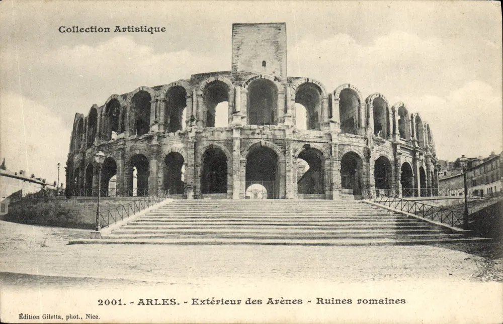 Arles — Äußere der Arenen — Römische Ruinen — Edition Gilelta, Nice, n°2001 - Vorderseite