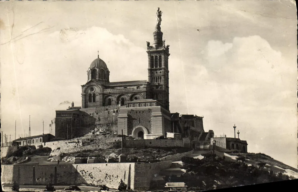 Basilique Notre-Dame de la Garde — Marseille — éditeur Le Carrefour du Monde, n° 1025 - Frente