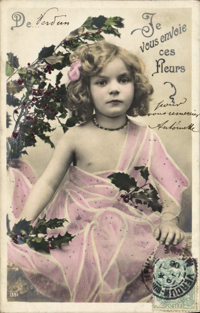 Menina em vestido rosa com hortência — De Verdun, n°1351 - Frente