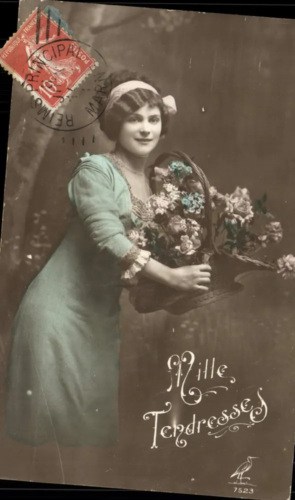 Mlle Tendressée — Portrait de jeune femme tenant un panier de fleurs — éditeur Reims, n° 7523 - Recto