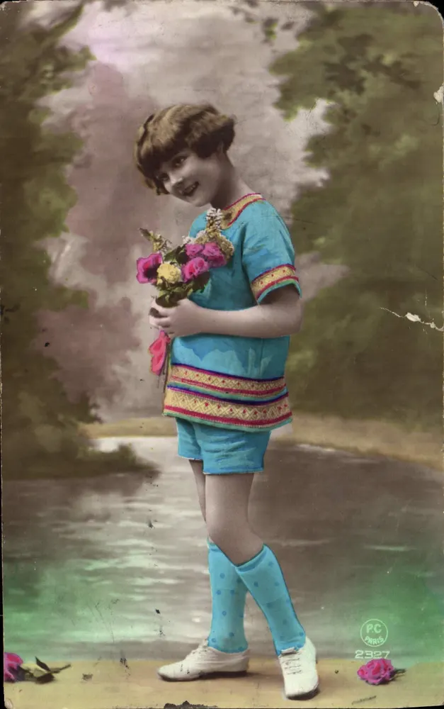 Jeune fille en tenue de sport — scène de jardin — PC Paris 2327 - Frente