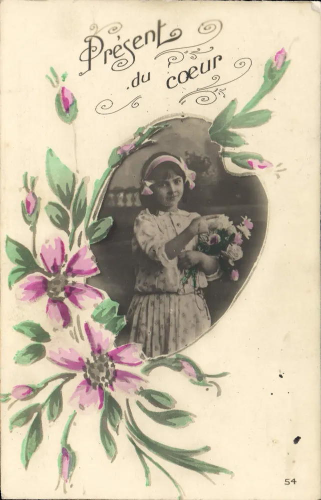 Menina oferecendo um buquê — Presente do coração — E.D. PARIS INFINITES VANTERRE, n° 54 - Frente