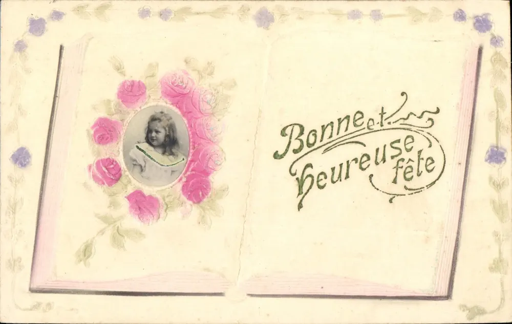 Fête d'enfant — livre ouvert orné de roses et photo — éditeur inconnu - Recto