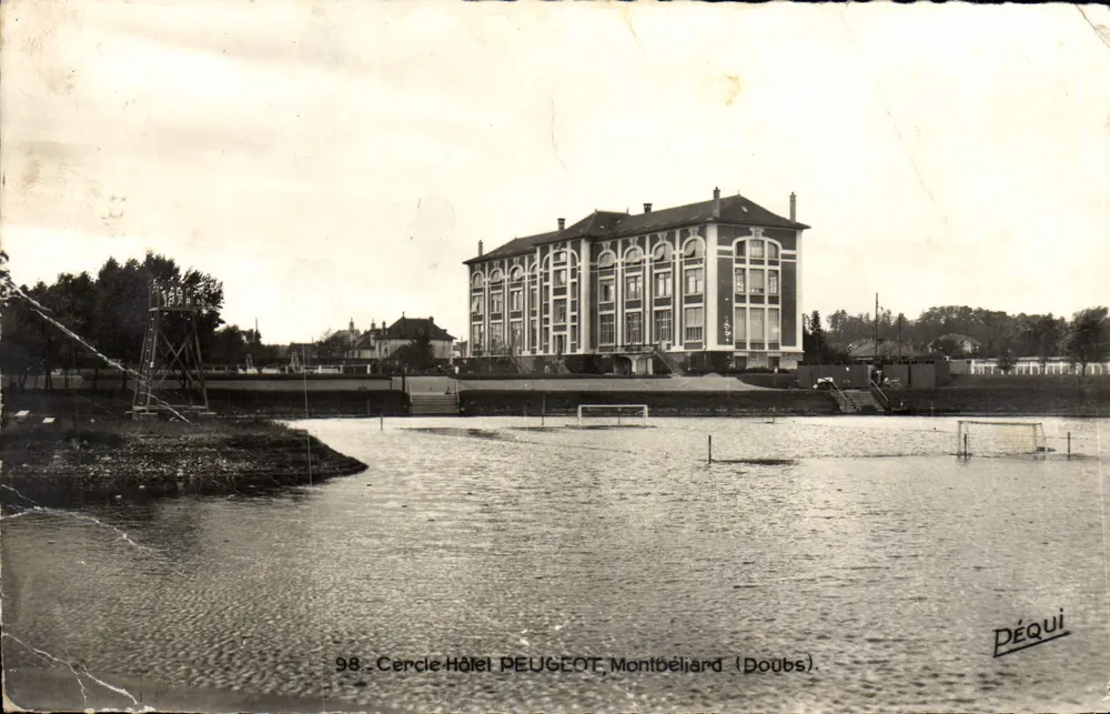 Cerchio Hotel PEUGEOT — Montbéliard (Doubs) — PÉQUI - Recto