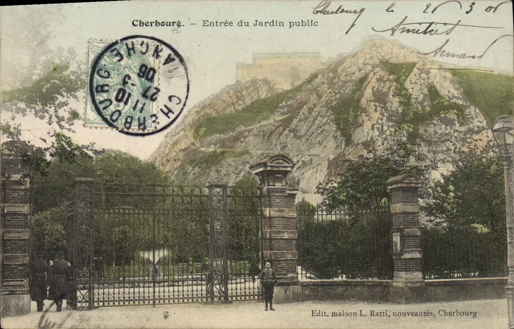 Cherbourg — Entrada al Jardín público — Edit. casa L. Ratti, novedades, Cherbourg - Anverso