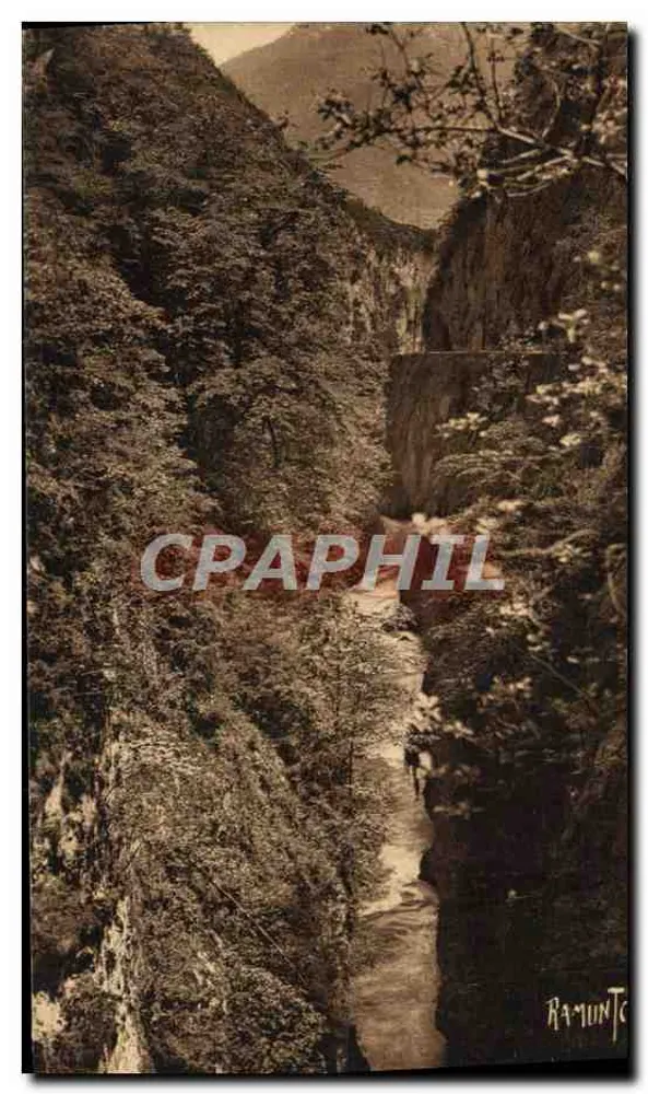 O Gouffre de Hourat — Vale de Ossau — Éditions Artisticques Bergentin, n°10732 - Frente