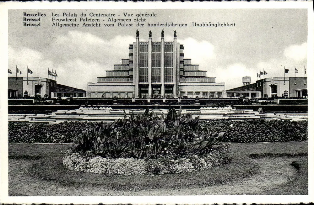 Bruxelles - Les Palais du Centenaire - Vue générale - Frente