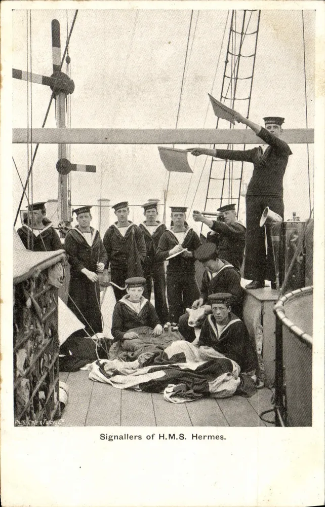 Signaleure der HMS Hermes — Schiffsfotografie — Photozine & Folders Ltd. - Vorderseite